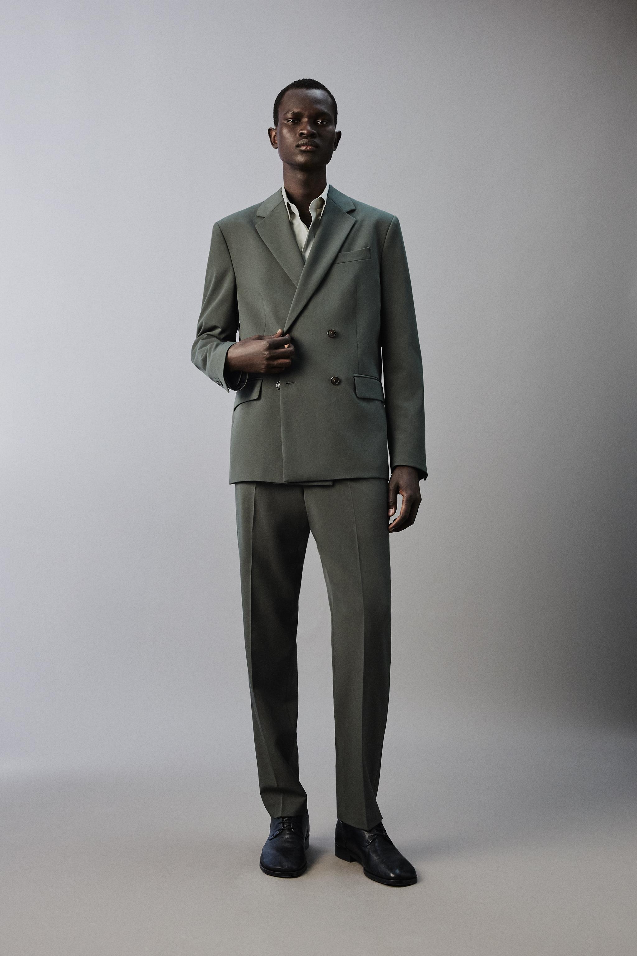 COMFORT FIT DOUBLE-BREASTED SUIT BLAZER
